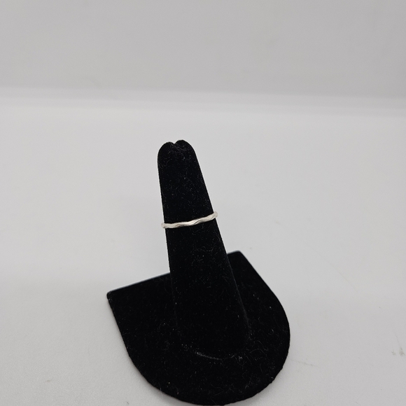 silver tone textured stackable ring size 5 - Picture 1 of 3